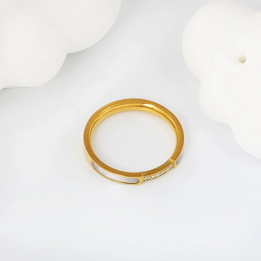Anello solitario in zirconia bianca + CNC color oro