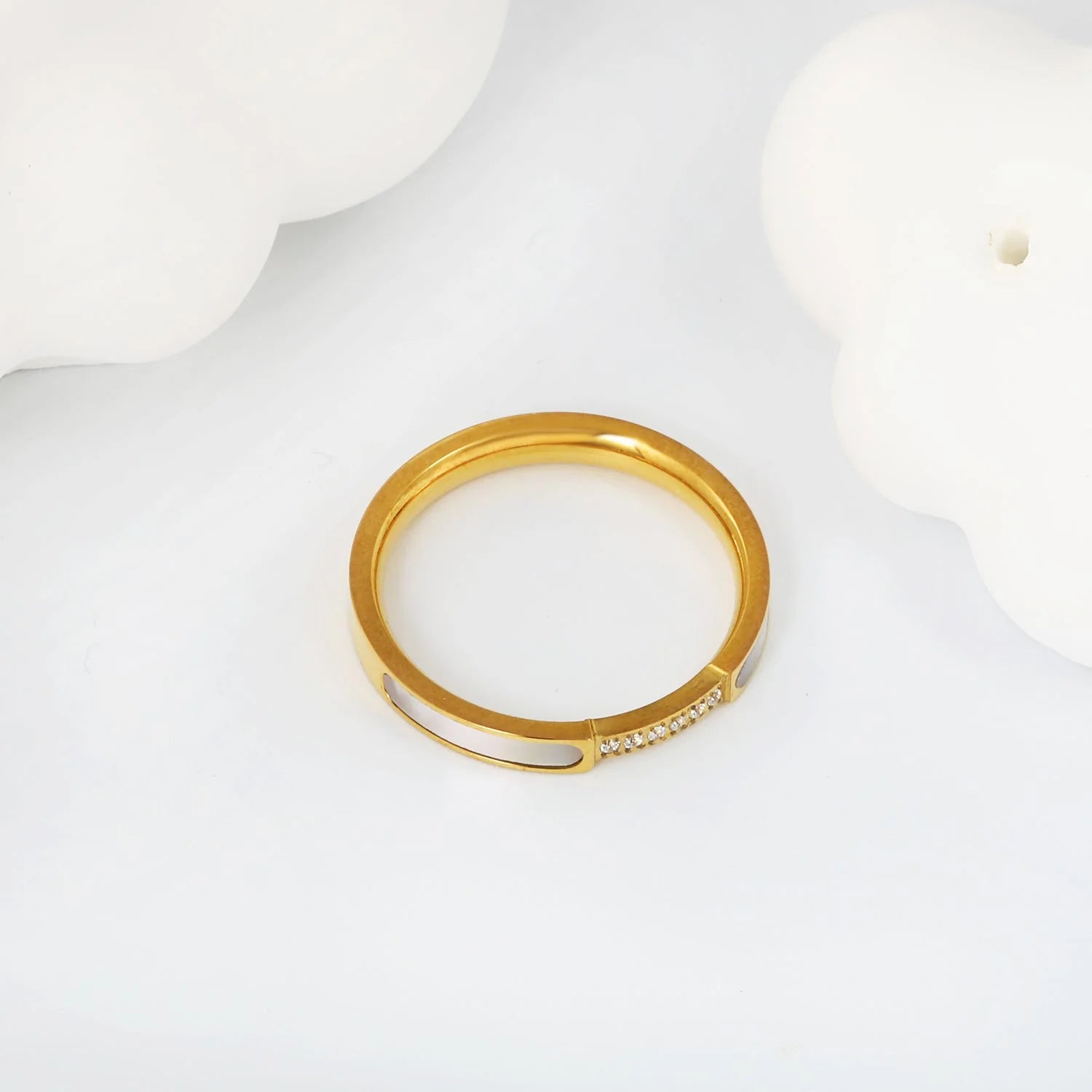 Anello solitario in zirconia bianca + CNC color oro