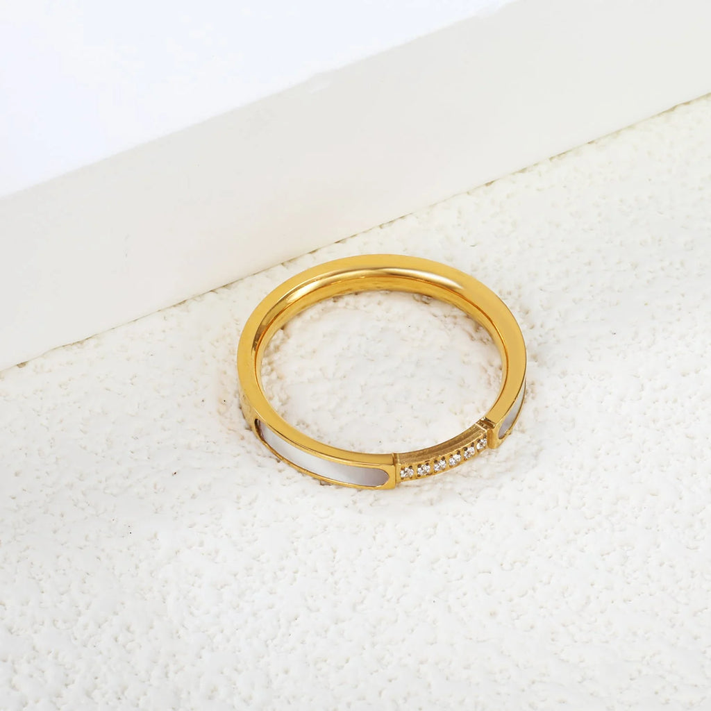 Anello solitario in zirconia bianca + CNC color oro