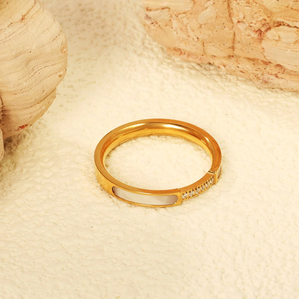 Anello solitario in zirconia bianca + CNC color oro