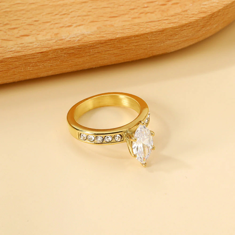 Anello da donna con quattro artigli in zirconi, acciaio inossidabile, oro 18 carati, design di nicchia, senso retrò, temperamento, rete, gioielli rossi