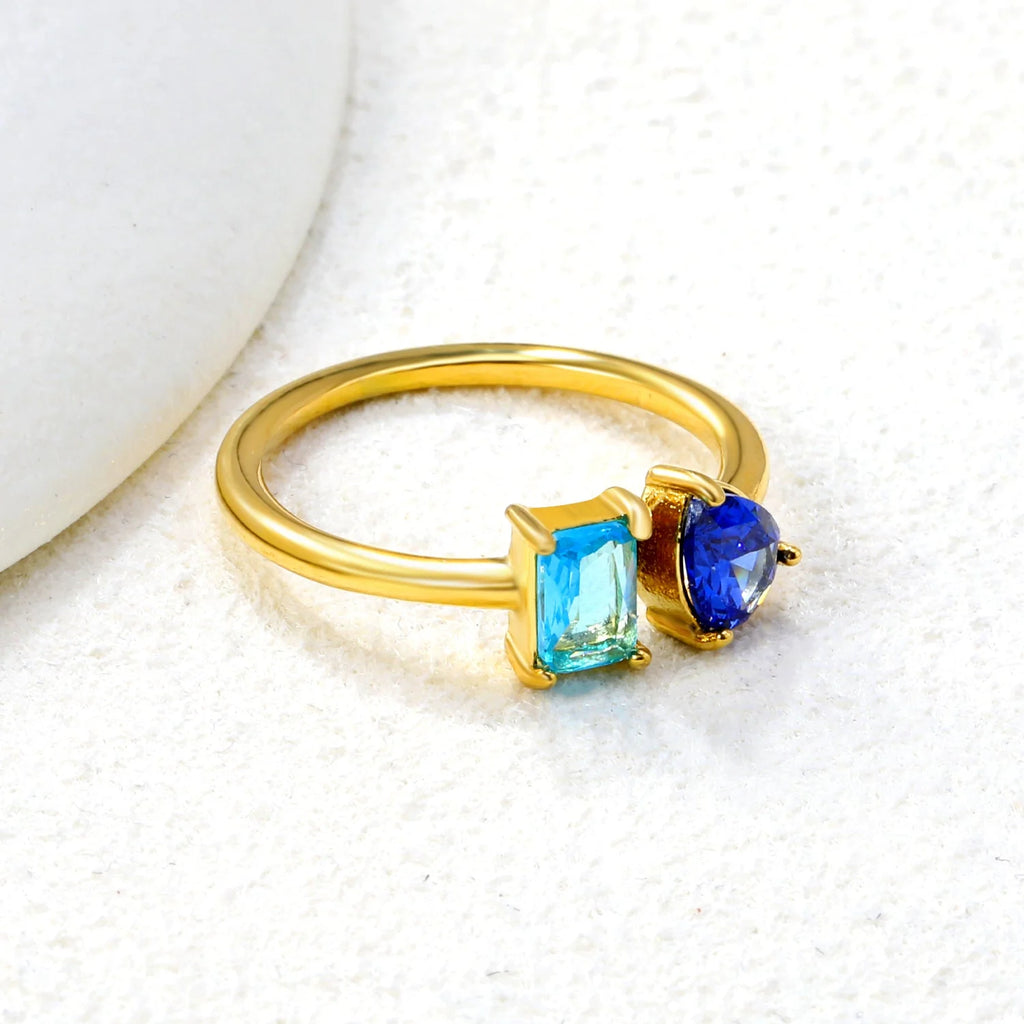 Anello doppio placcato oro 18 carati con pietre preziose multicolore.