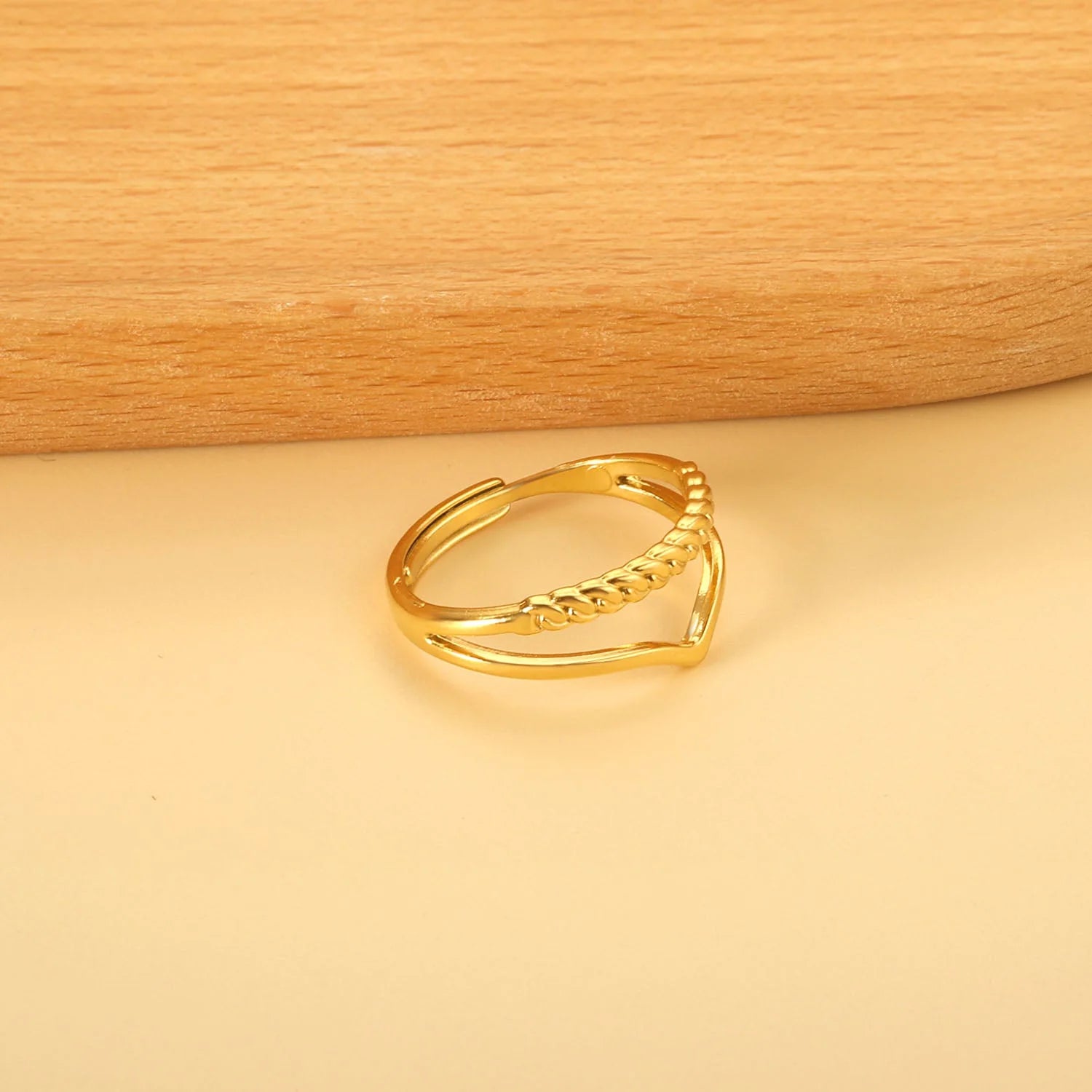 Anello regolabile con apertura geometrica a forma di V personalizzata