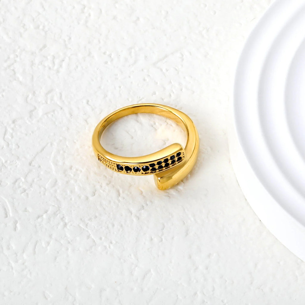 Anello aperto in oro da 9,1 mm con doppia fila irregolare di diamanti bianchi/viola/blu/smeraldi.